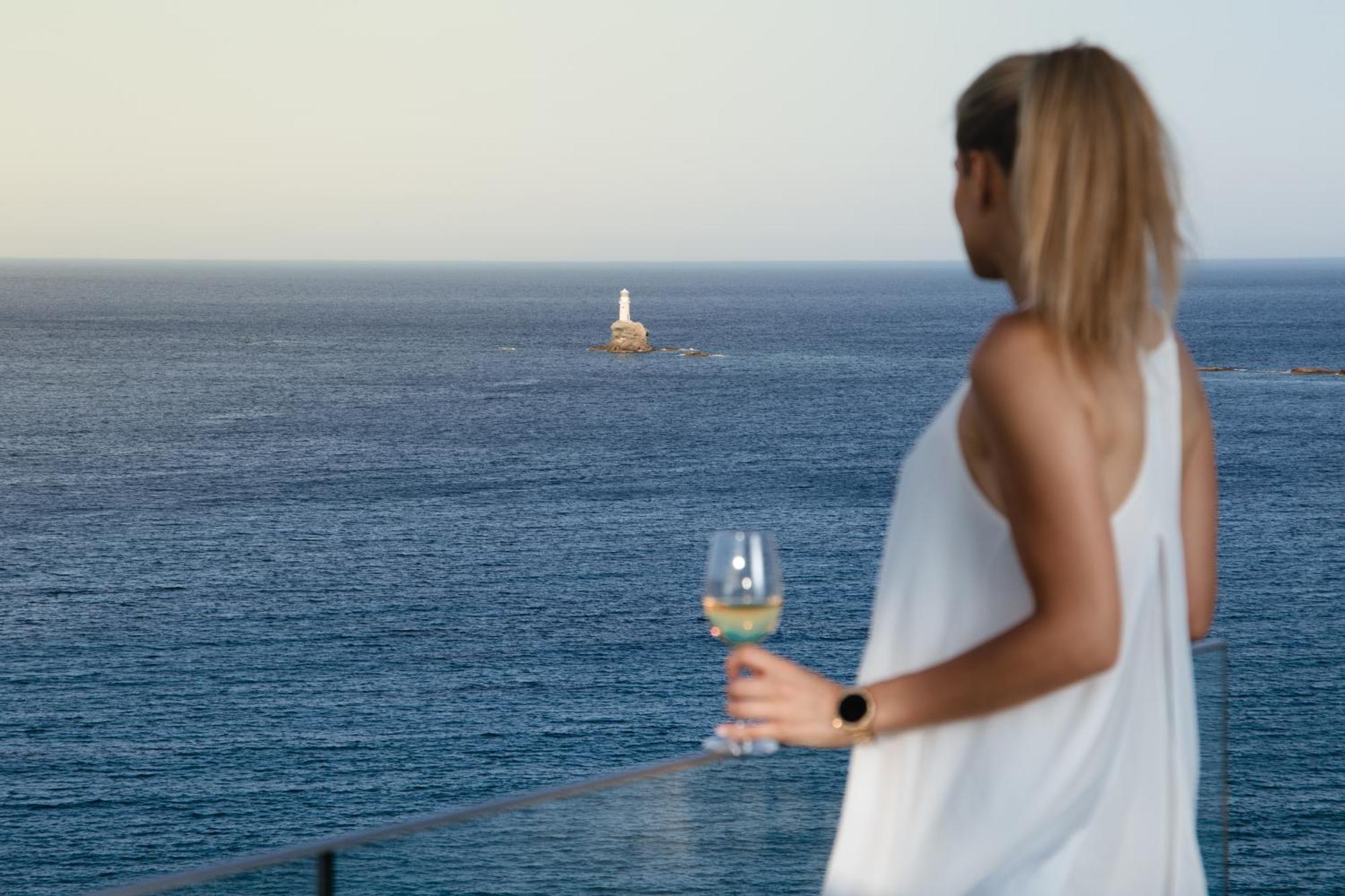 Golden Vista, Beachfront Suites By Explore Andros Екстер'єр фото