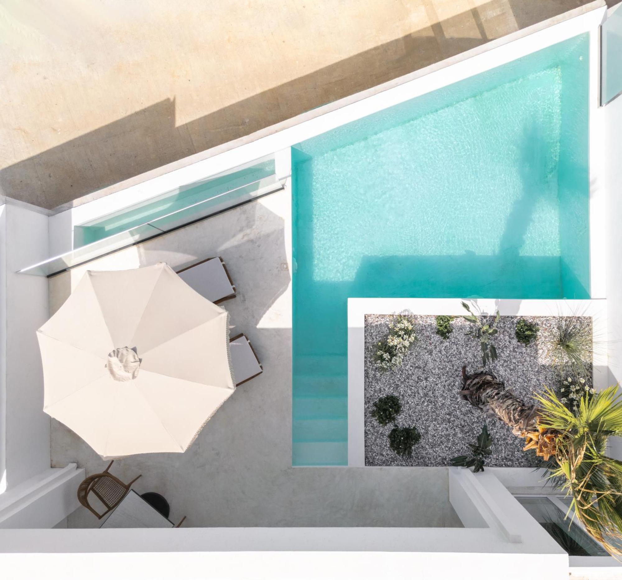 Golden Vista, Beachfront Suites By Explore Andros Екстер'єр фото